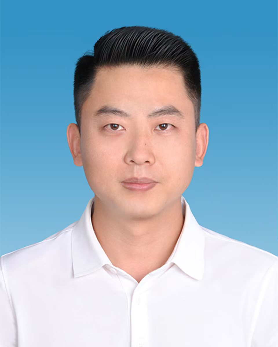 艾群轶.jpg
