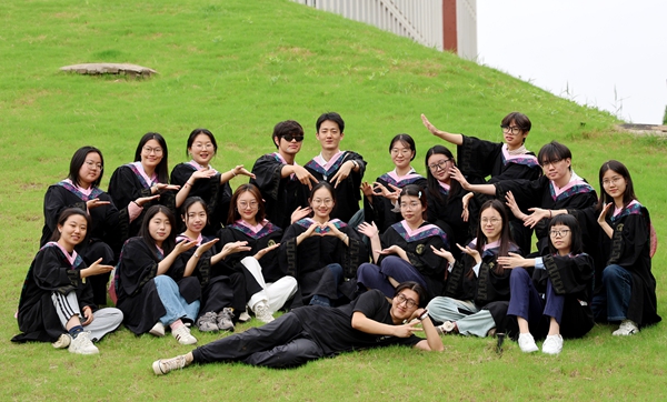 【聚焦院处·语言学院】这个英语专业班级交出优秀毕业答卷
